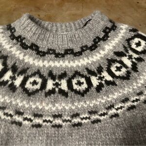 Women’s H&M Fairisle sweater. size medium